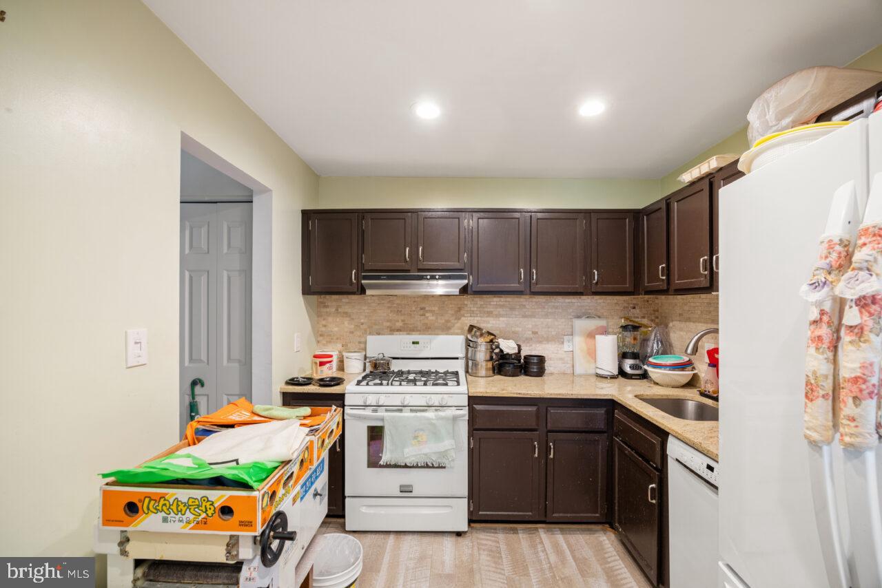 HERITAGE COURT - Residential