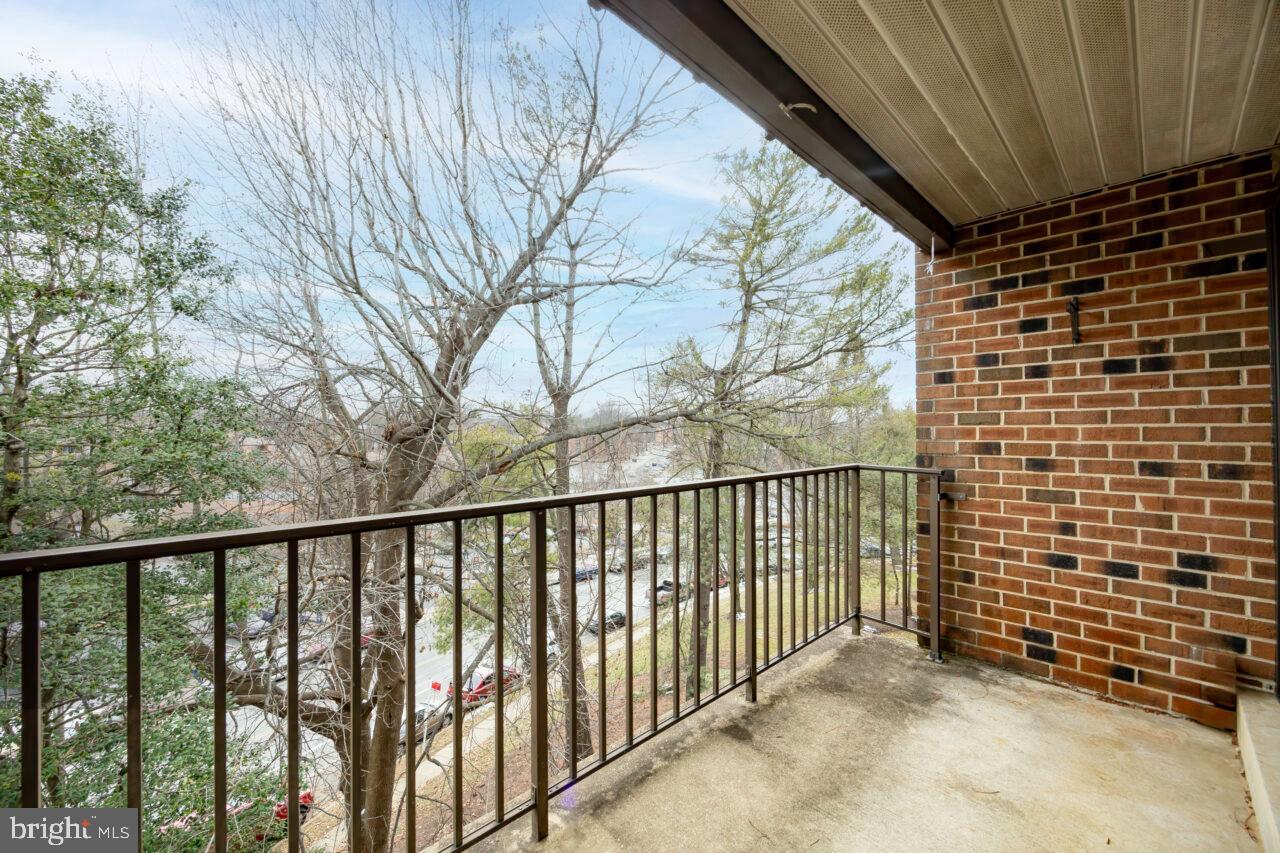 HERITAGE COURT - Residential