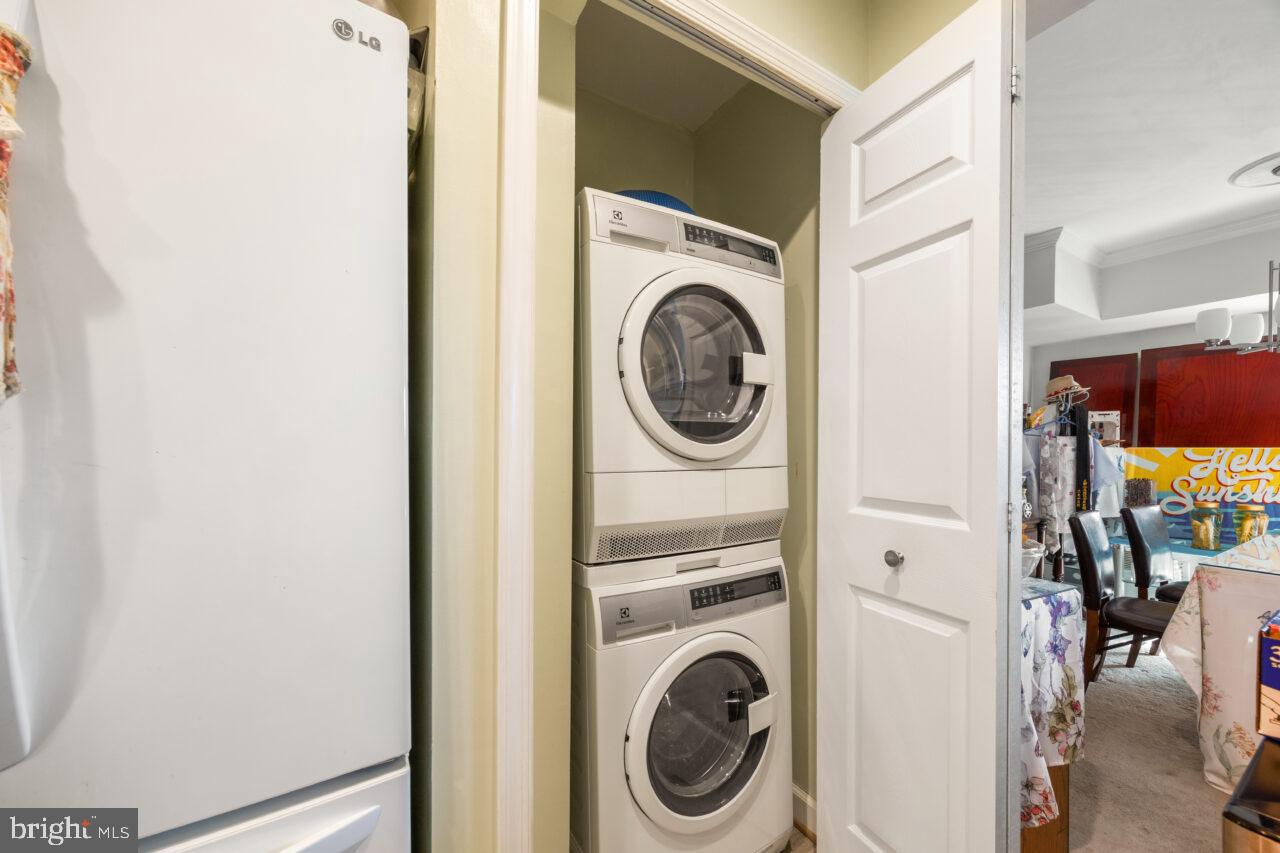 HERITAGE COURT - Residential