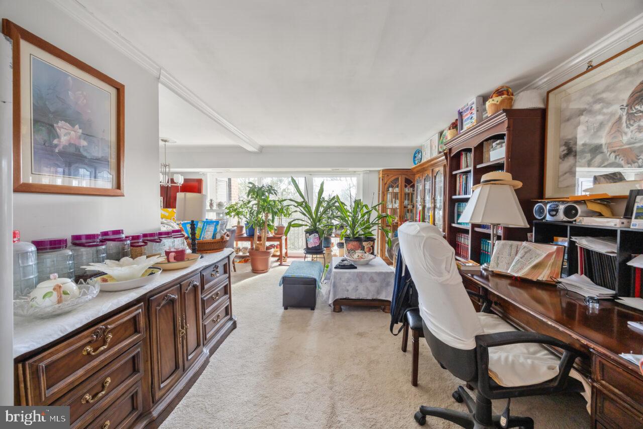 HERITAGE COURT - Residential