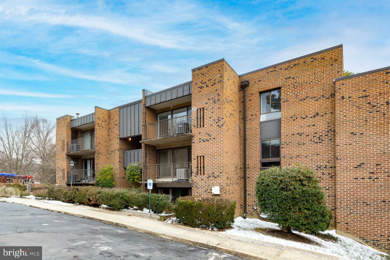 HERITAGE COURT - Residential