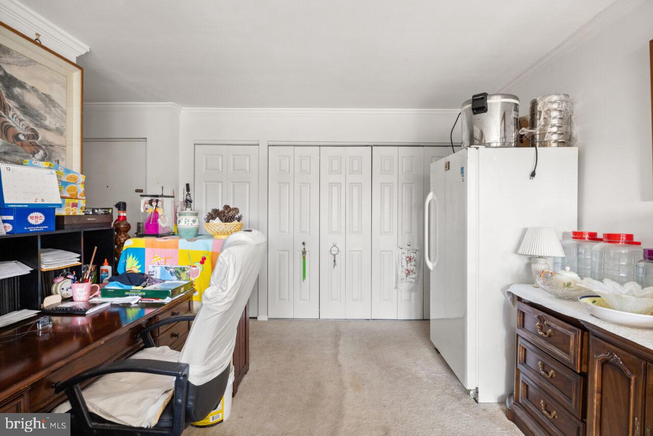 HERITAGE COURT - Residential