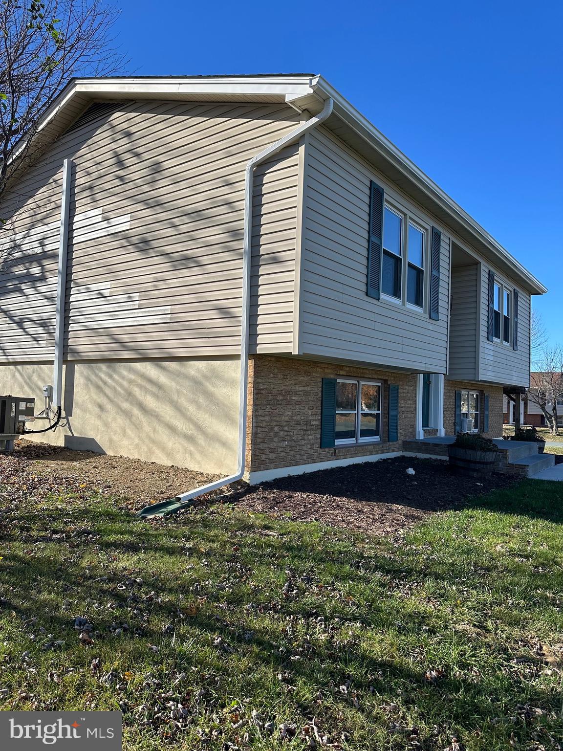 GREENBRIAR VILLAGE - Residential Lease