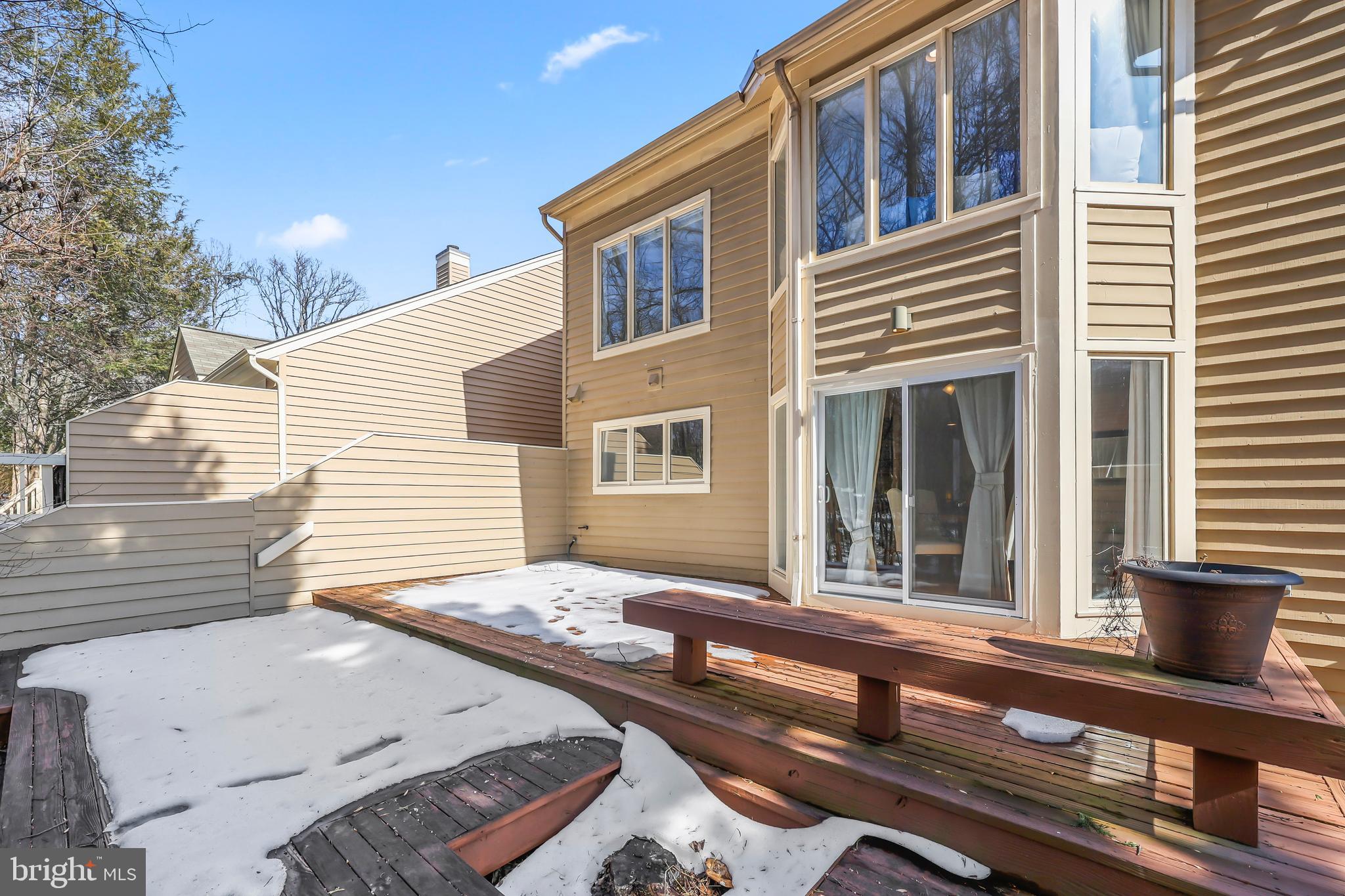 RESTON - Residential