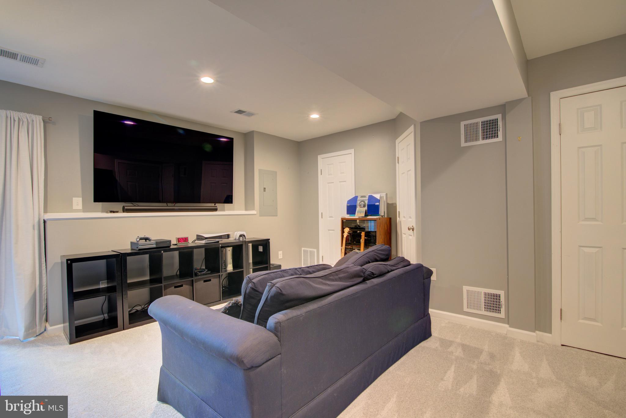 SYCAMORE HILL - Residential