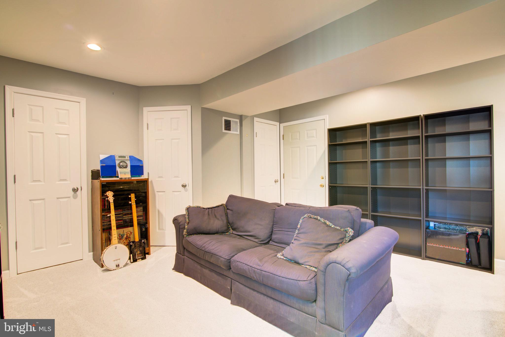 SYCAMORE HILL - Residential