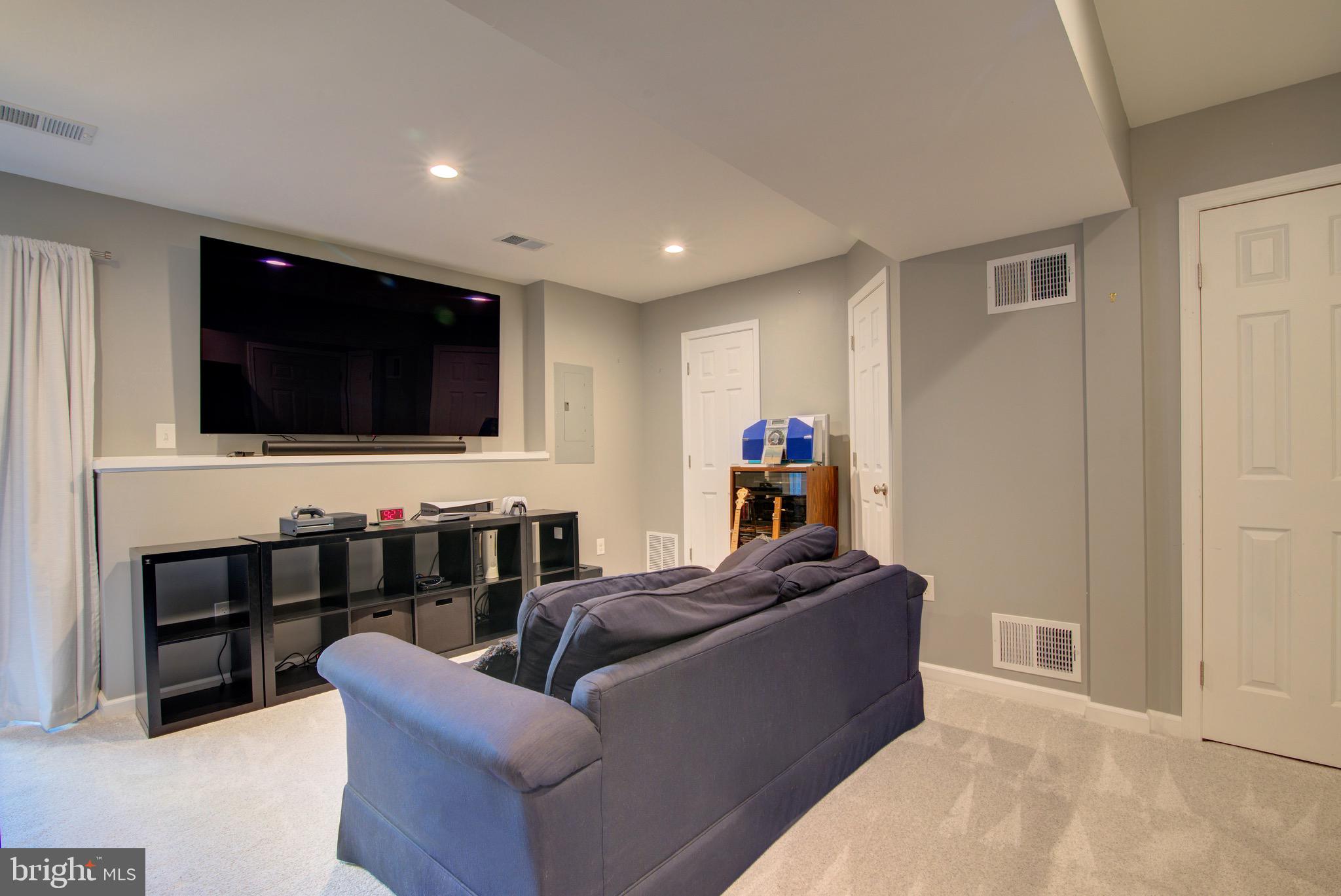 SYCAMORE HILL - Residential