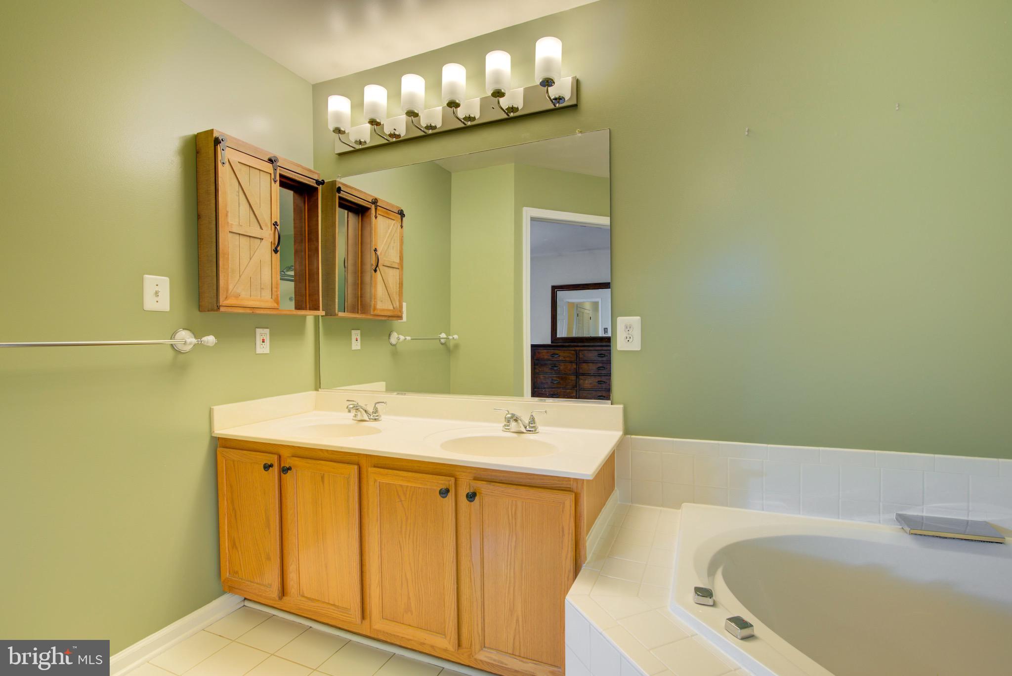 SYCAMORE HILL - Residential