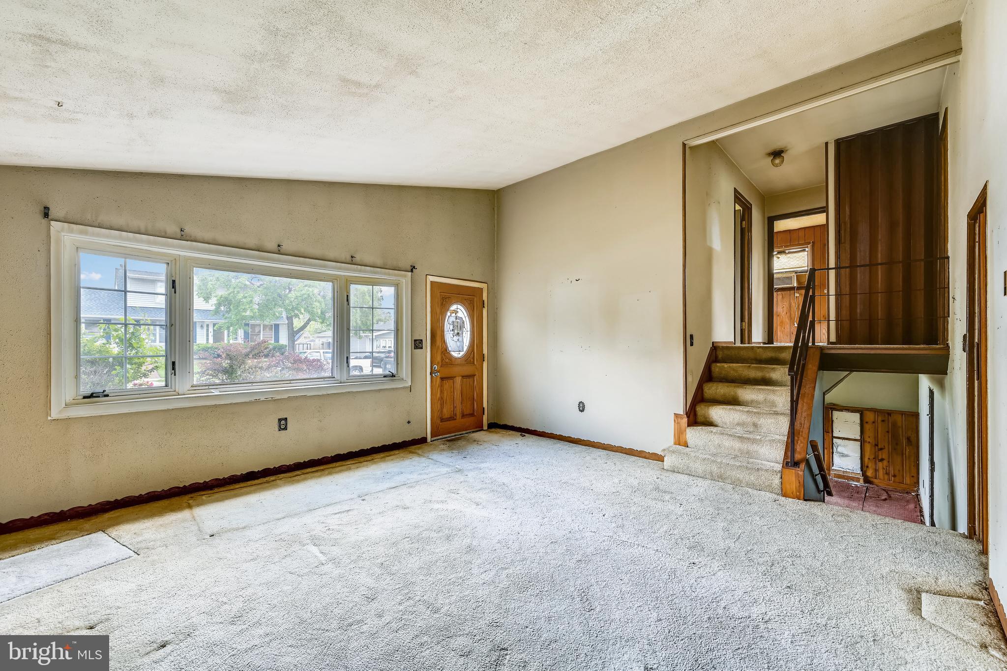 COUNTRY CLUB ESTATES - Residential