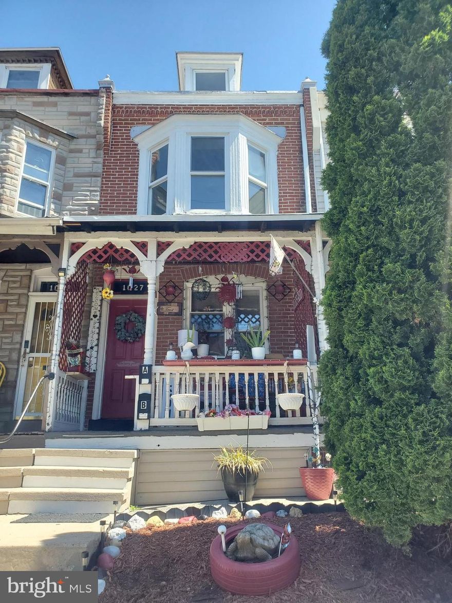 Nice two bedroom one Bath apartment on 2nd and 3rd floors with private entrance and back yard. Rent includes water, sewer, and trash. Tenant pays electric. No Smoking.