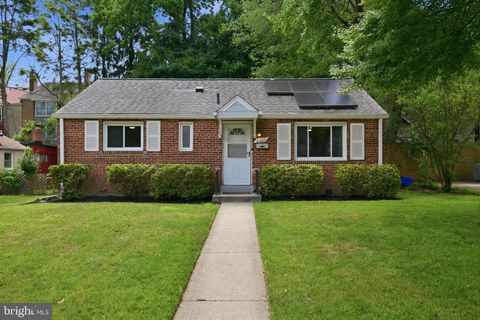 Photo of 2204 Prichard Road, SILVER SPRING, MD 20902 (MLS # MDMC2244004)