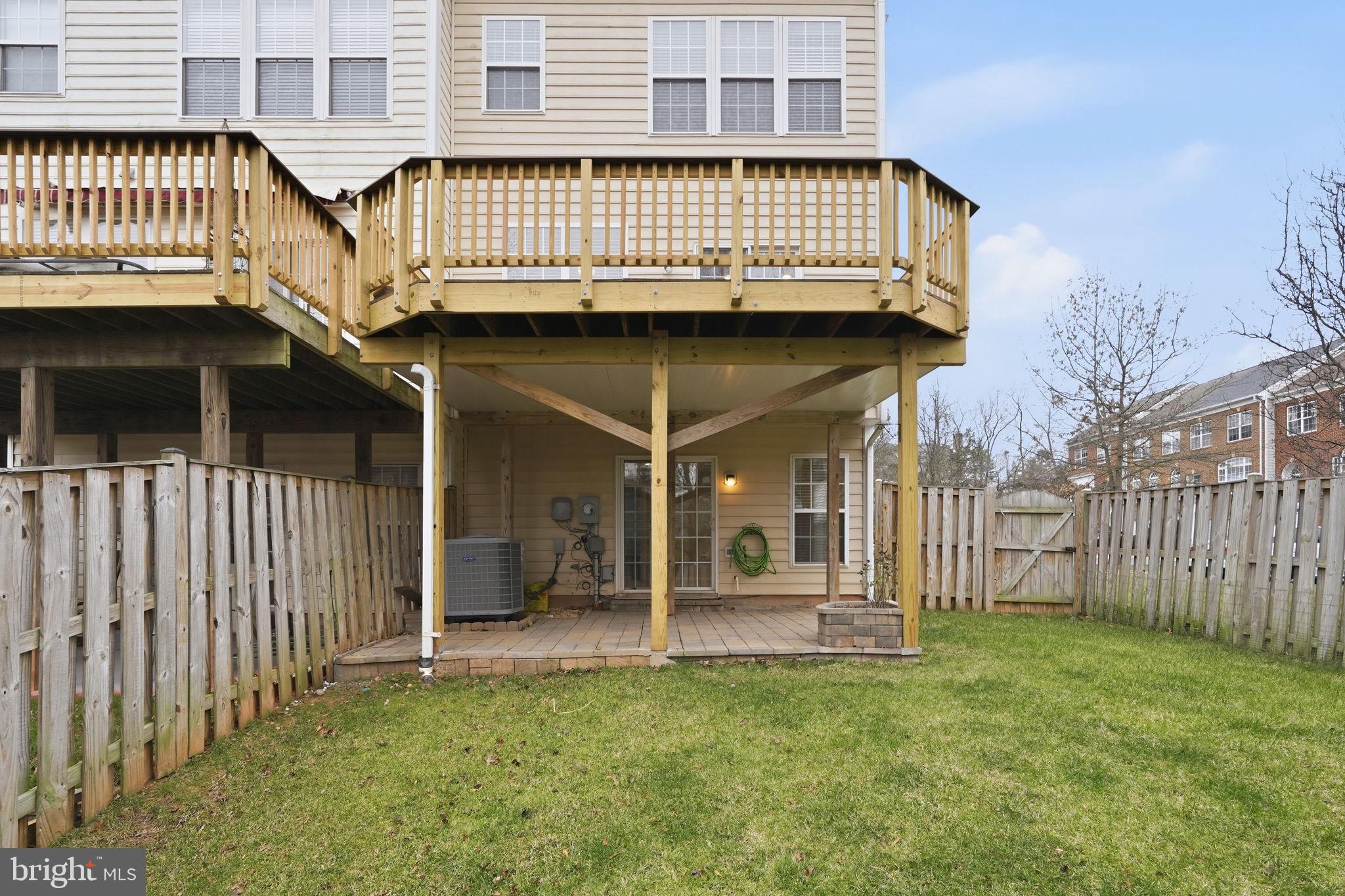 MIRROR RIDGE - Residential