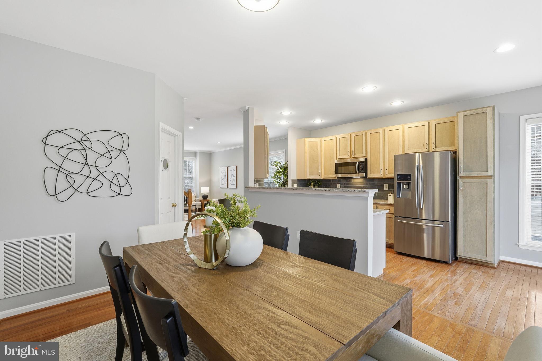 MIRROR RIDGE - Residential