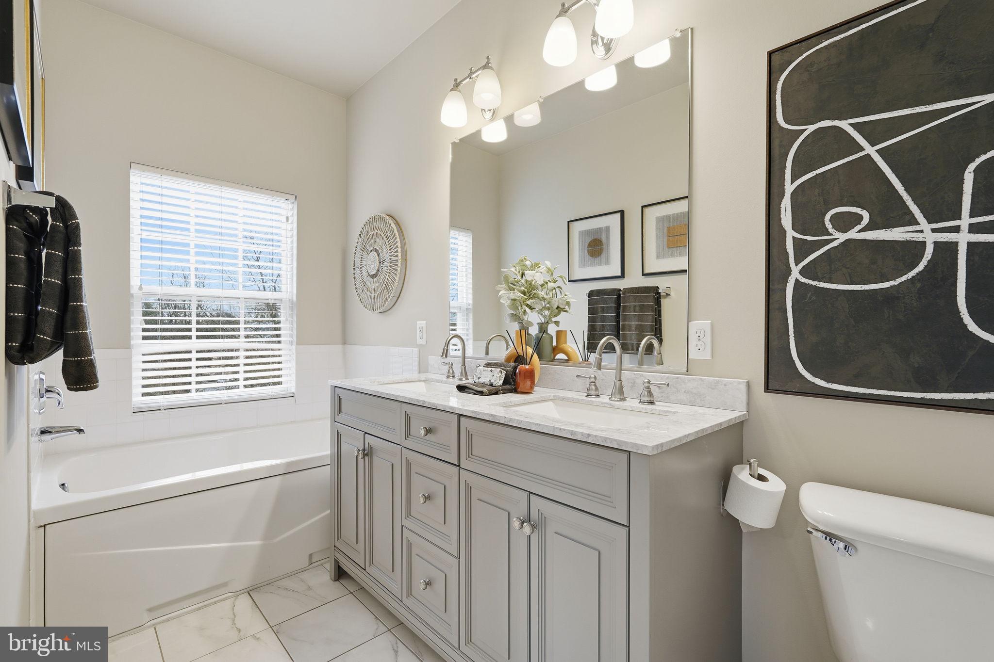 MIRROR RIDGE - Residential