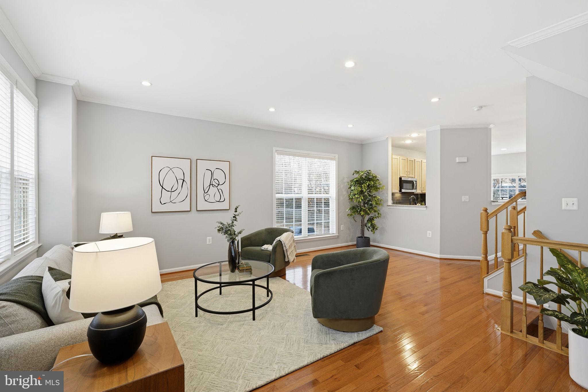 MIRROR RIDGE - Residential