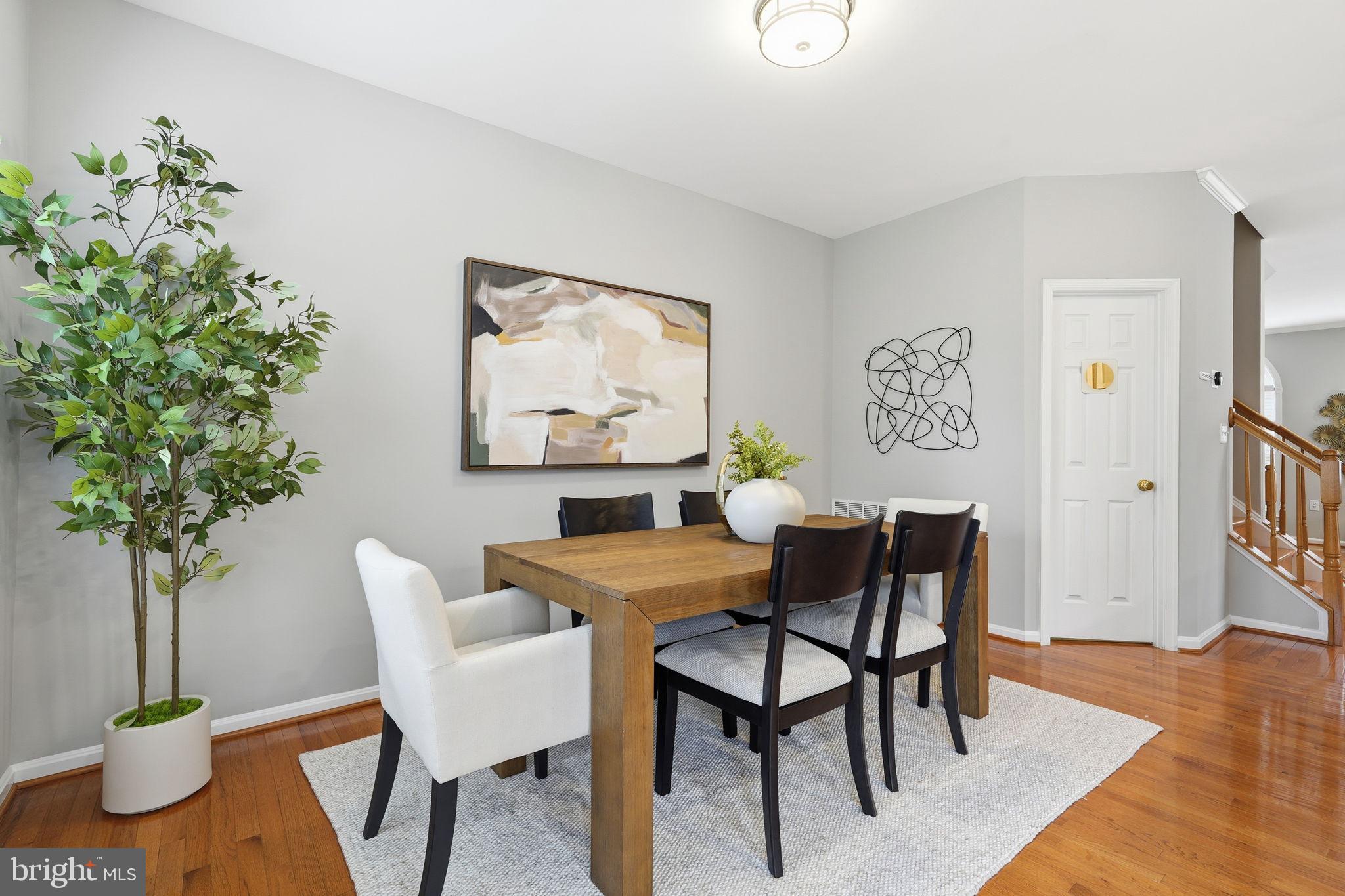 MIRROR RIDGE - Residential