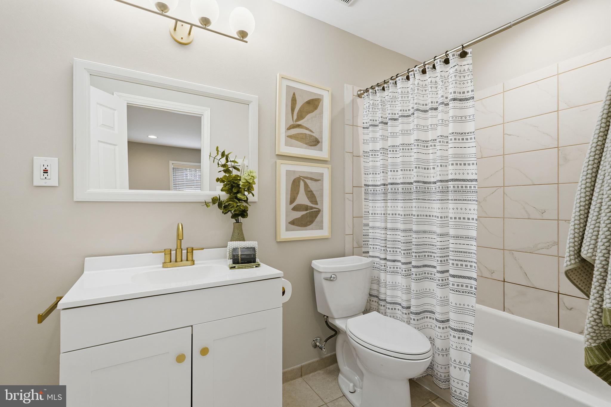 MIRROR RIDGE - Residential