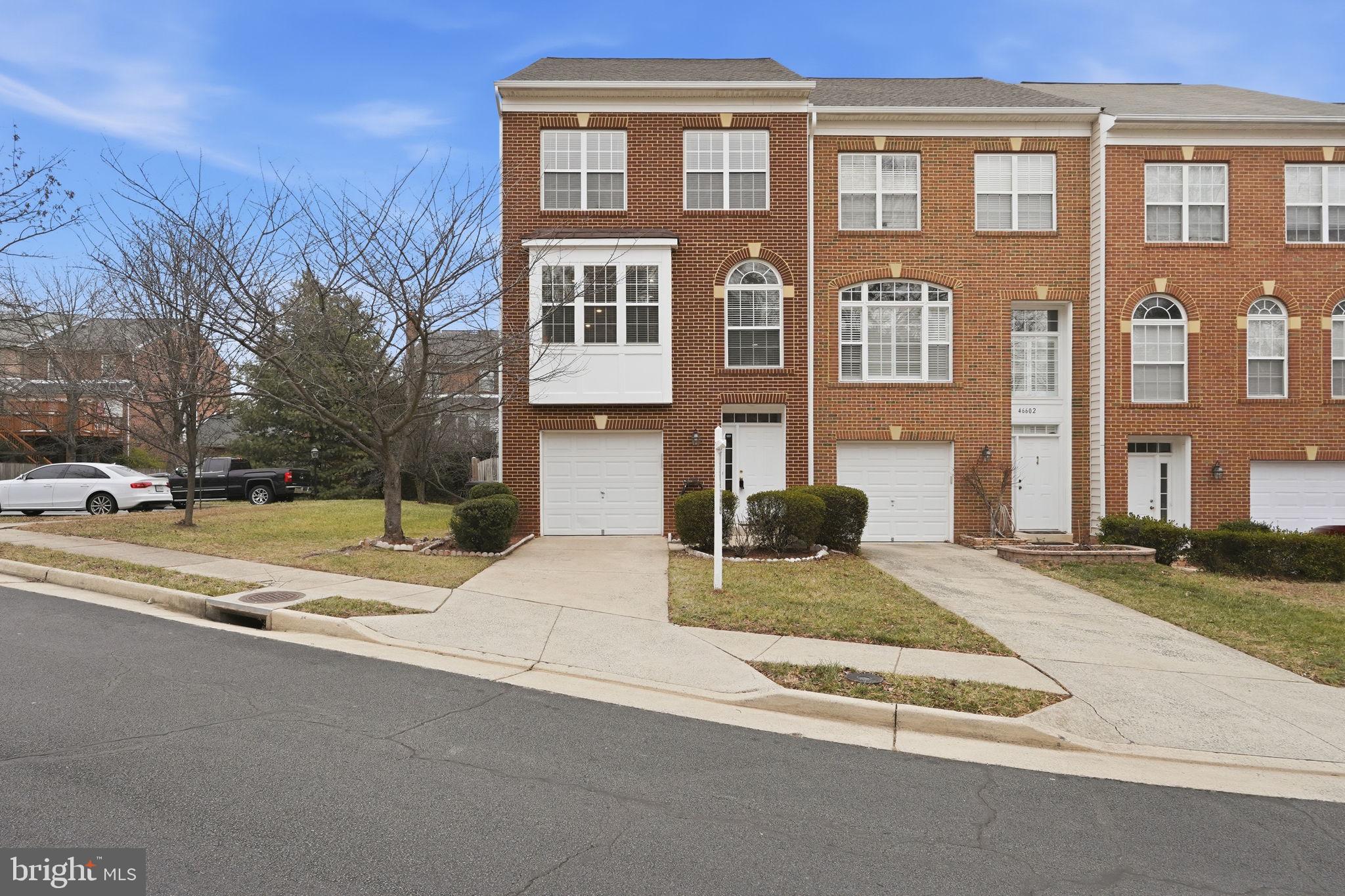 MIRROR RIDGE - Residential