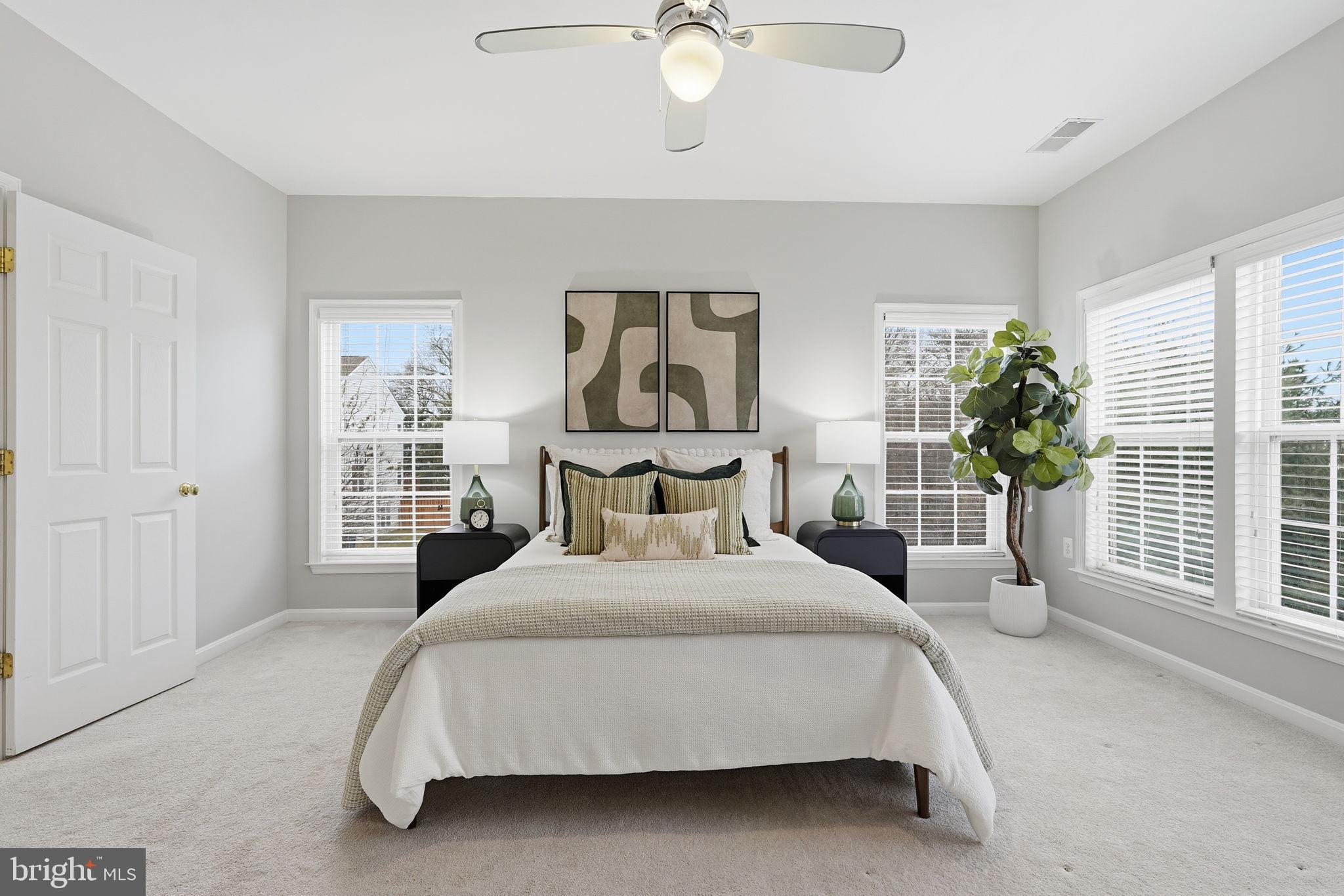 MIRROR RIDGE - Residential