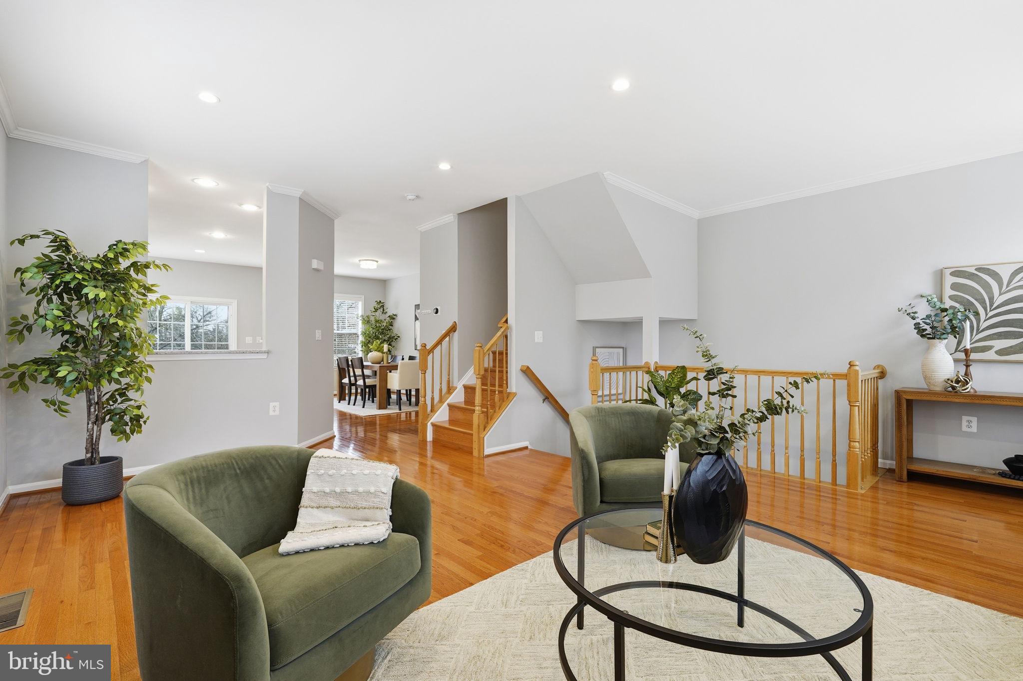 MIRROR RIDGE - Residential