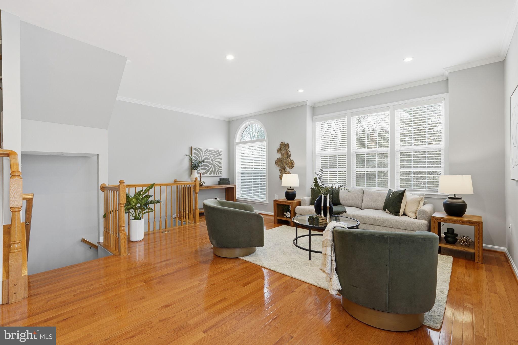 MIRROR RIDGE - Residential