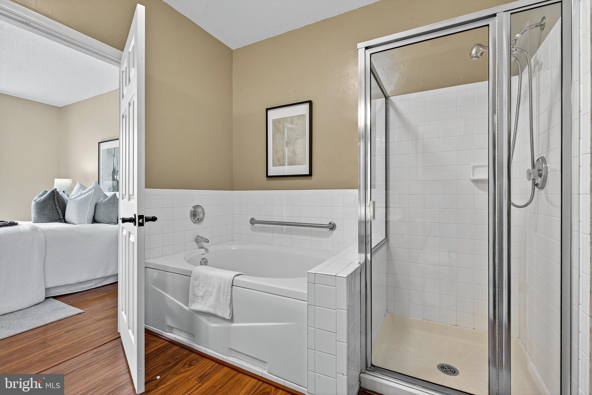 DEVON COURT - Residential