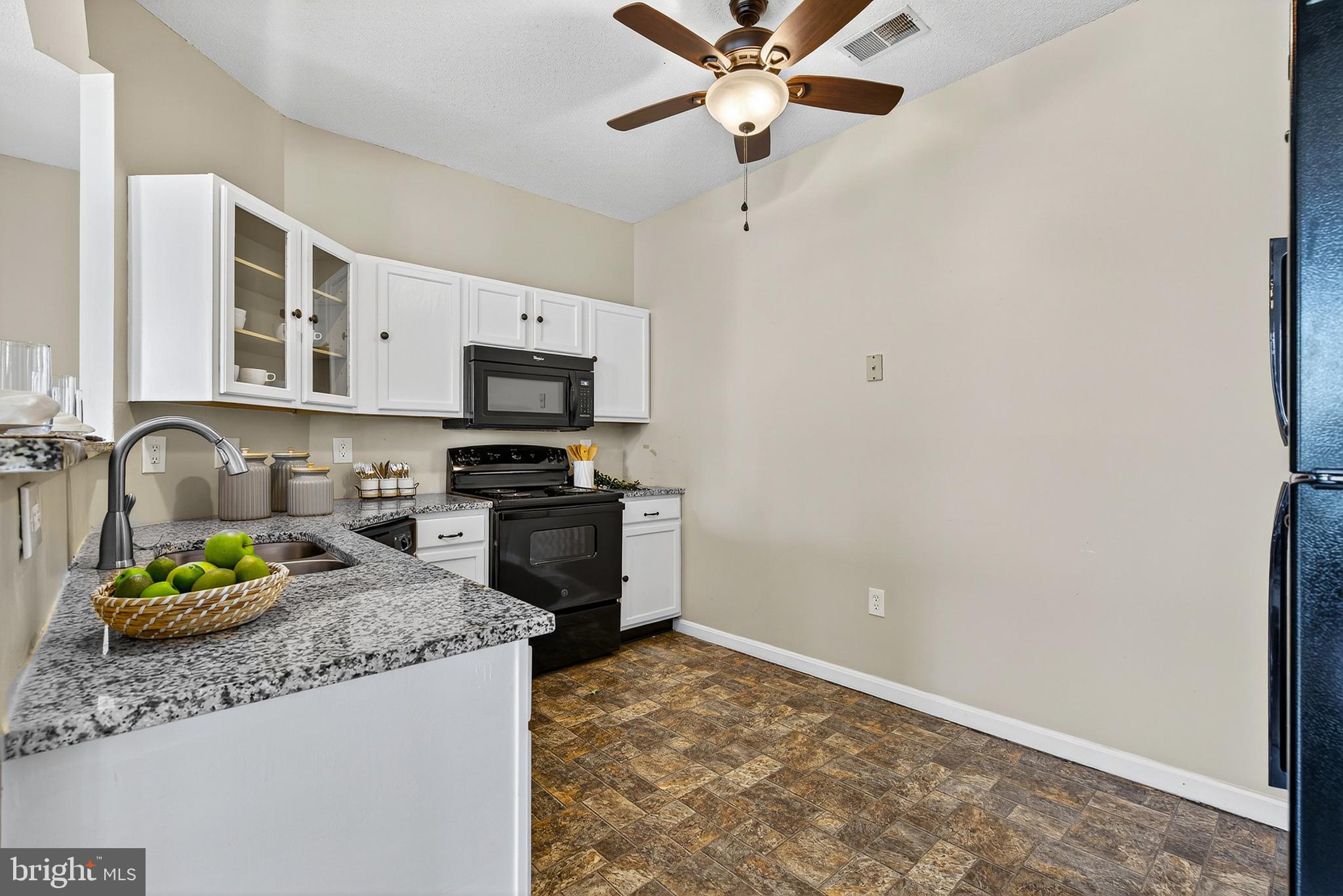 DEVON COURT - Residential