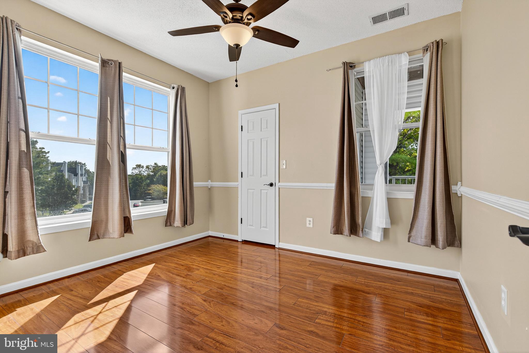 DEVON COURT - Residential