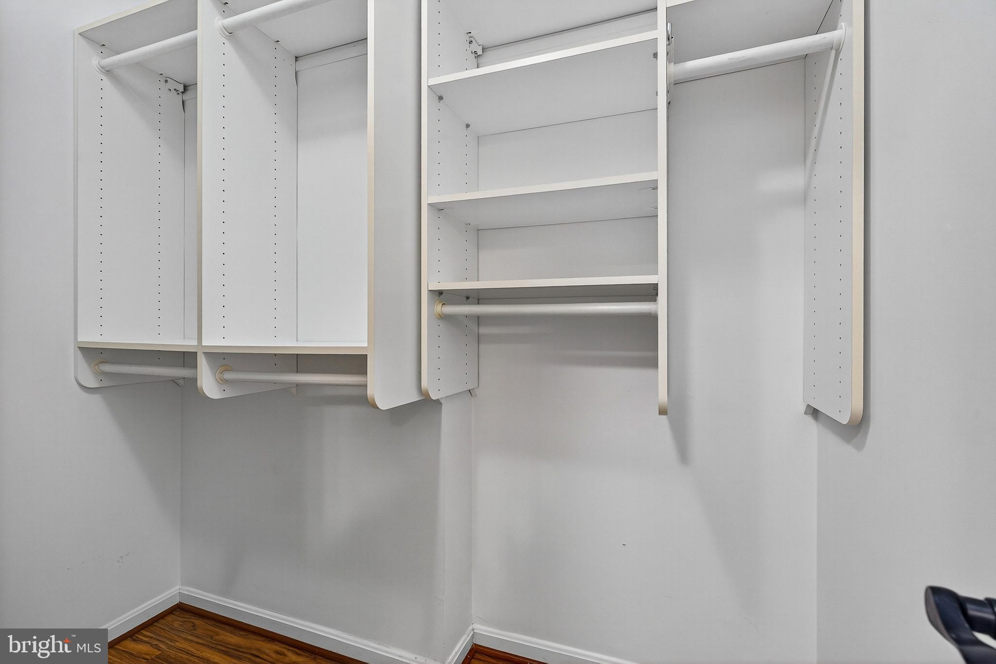 DEVON COURT - Residential