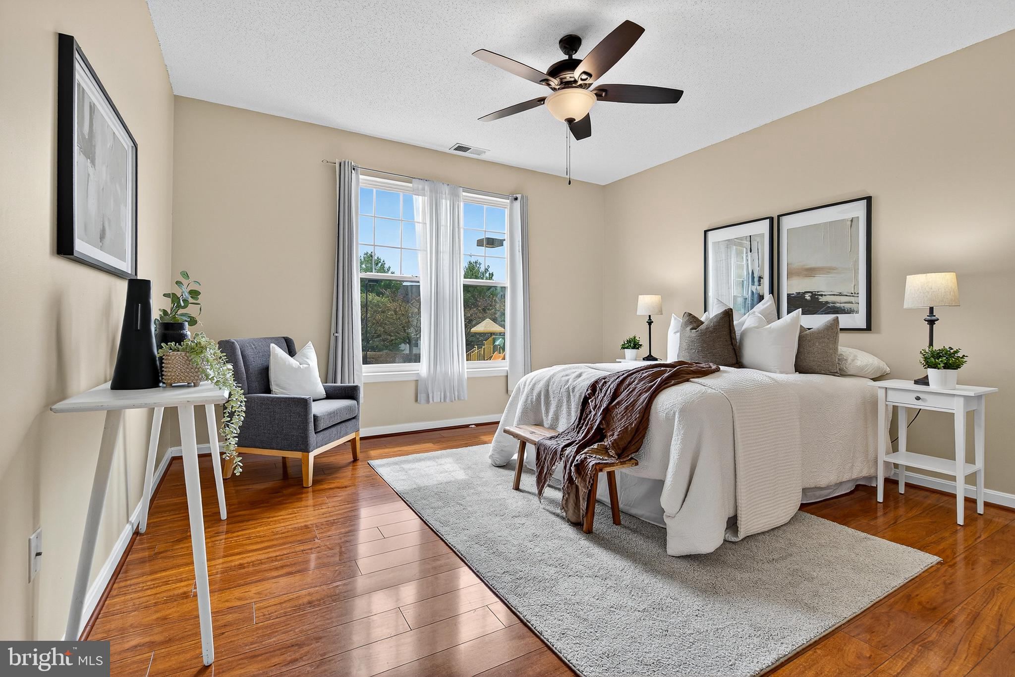 DEVON COURT - Residential