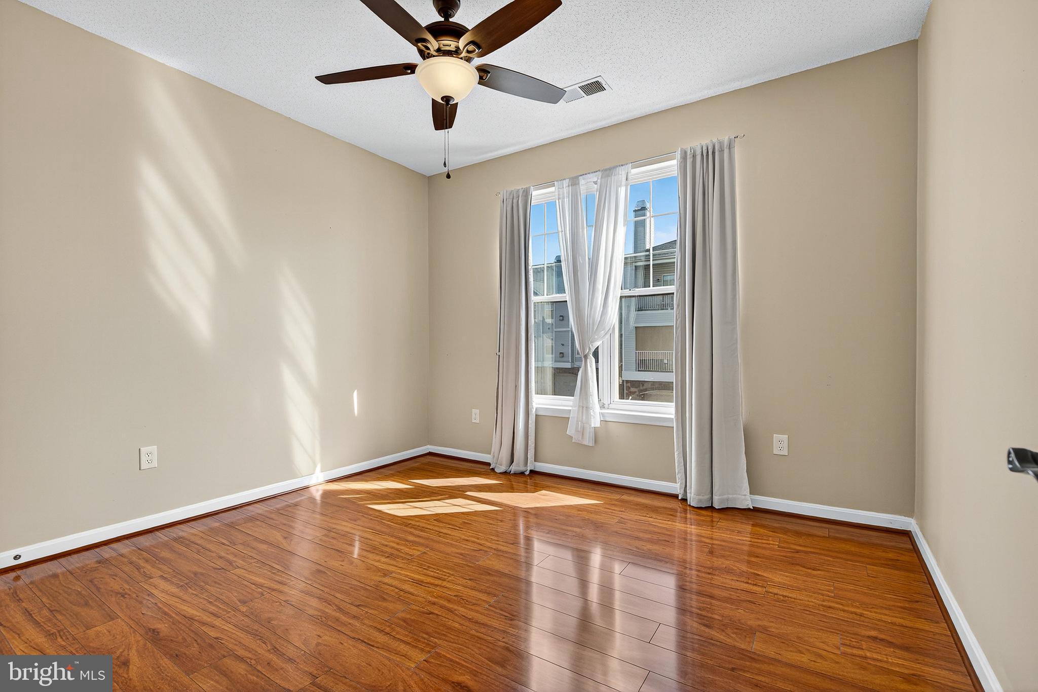 DEVON COURT - Residential