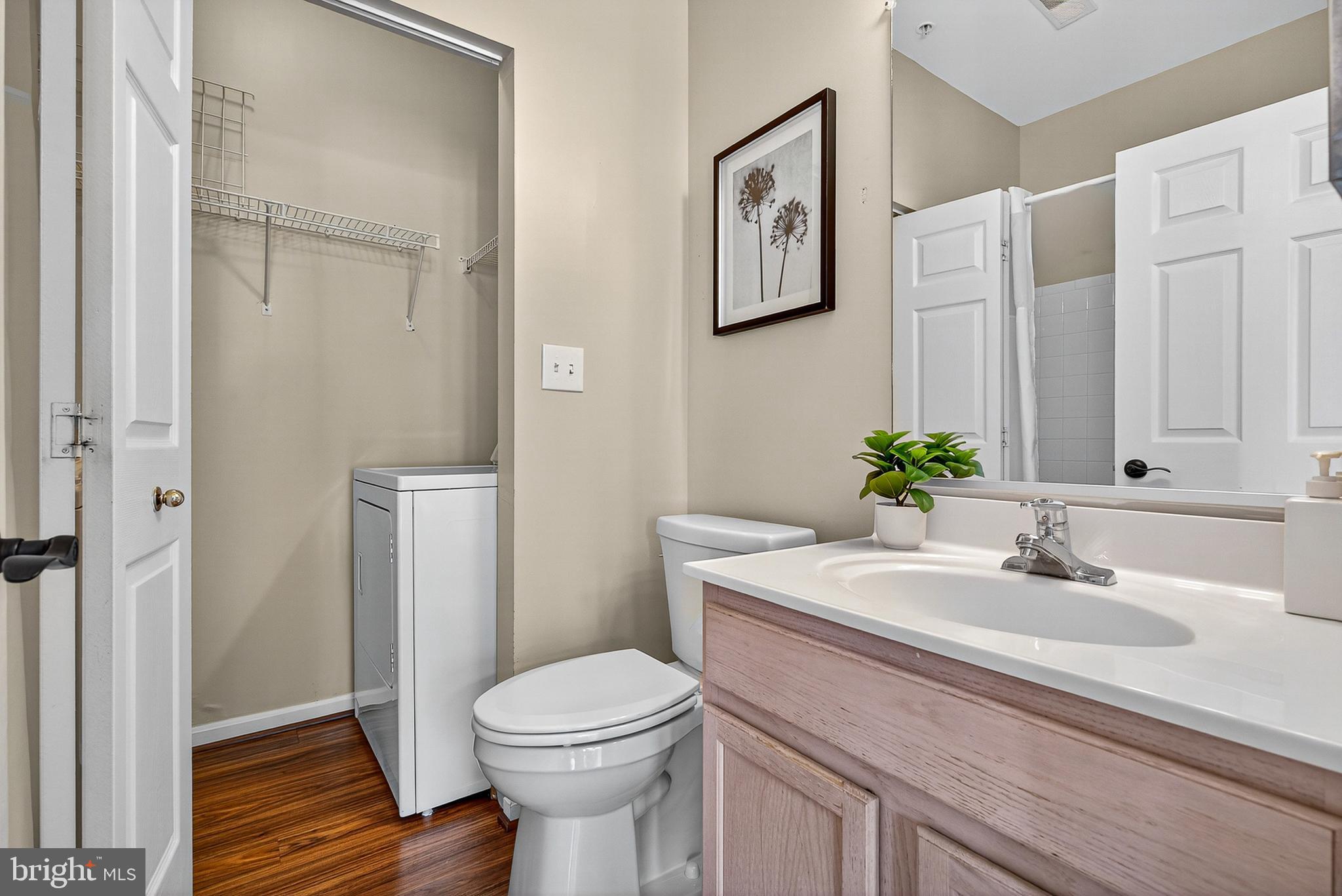 DEVON COURT - Residential