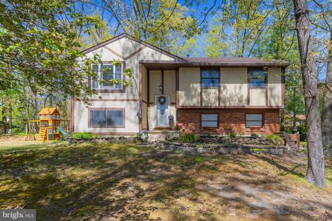 Photo of 2 White Birch Court, TURNERSVILLE, NJ 08012 (MLS # NJGL2065760)