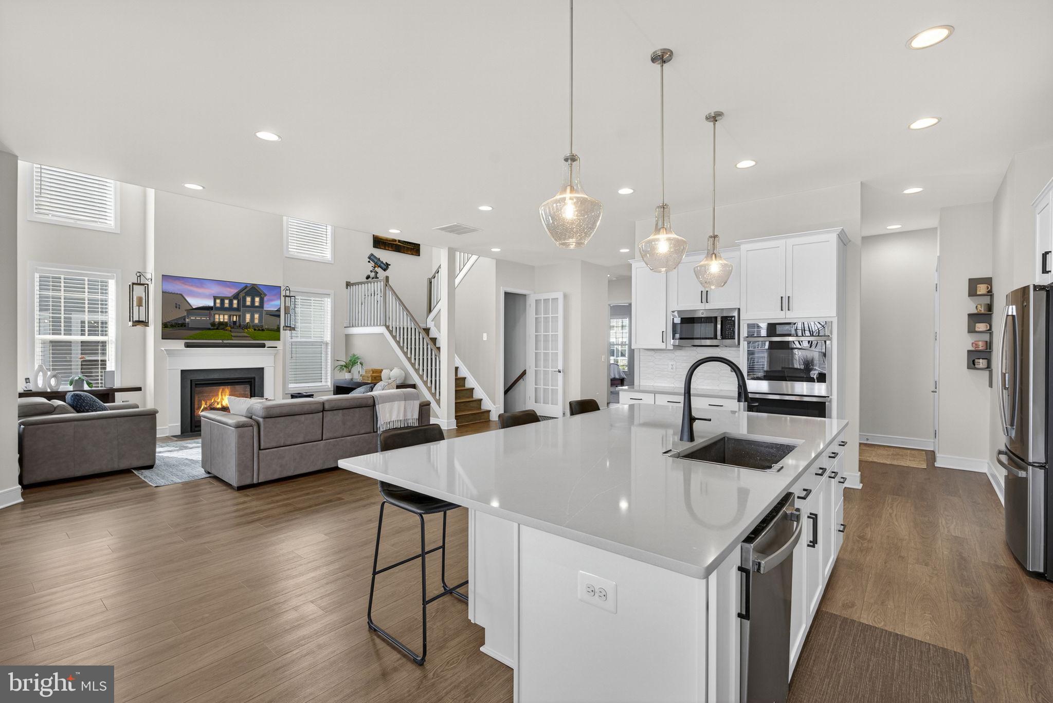 MEADOWBROOK - Residential