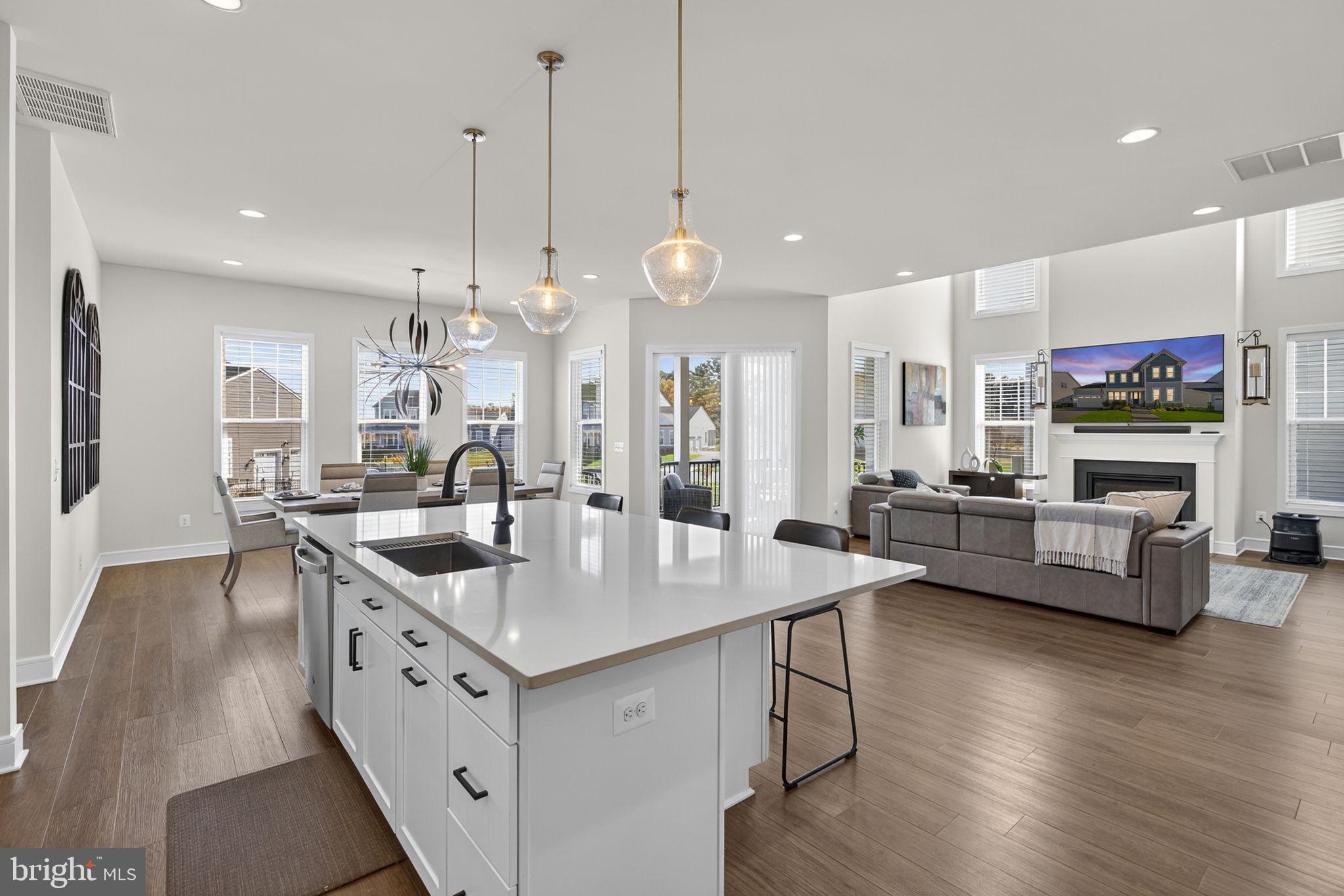 MEADOWBROOK - Residential