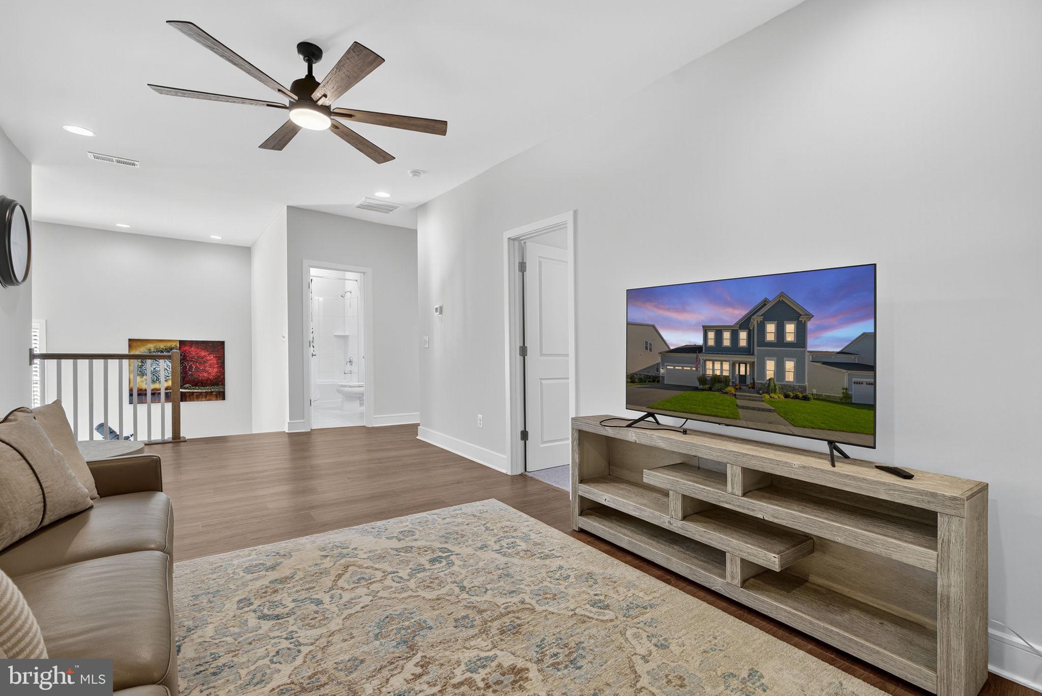 MEADOWBROOK - Residential