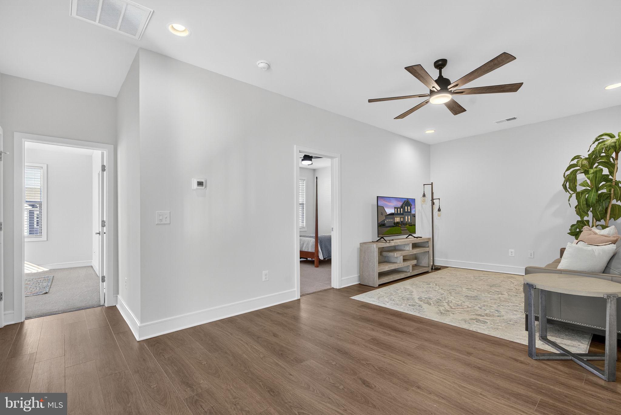 MEADOWBROOK - Residential