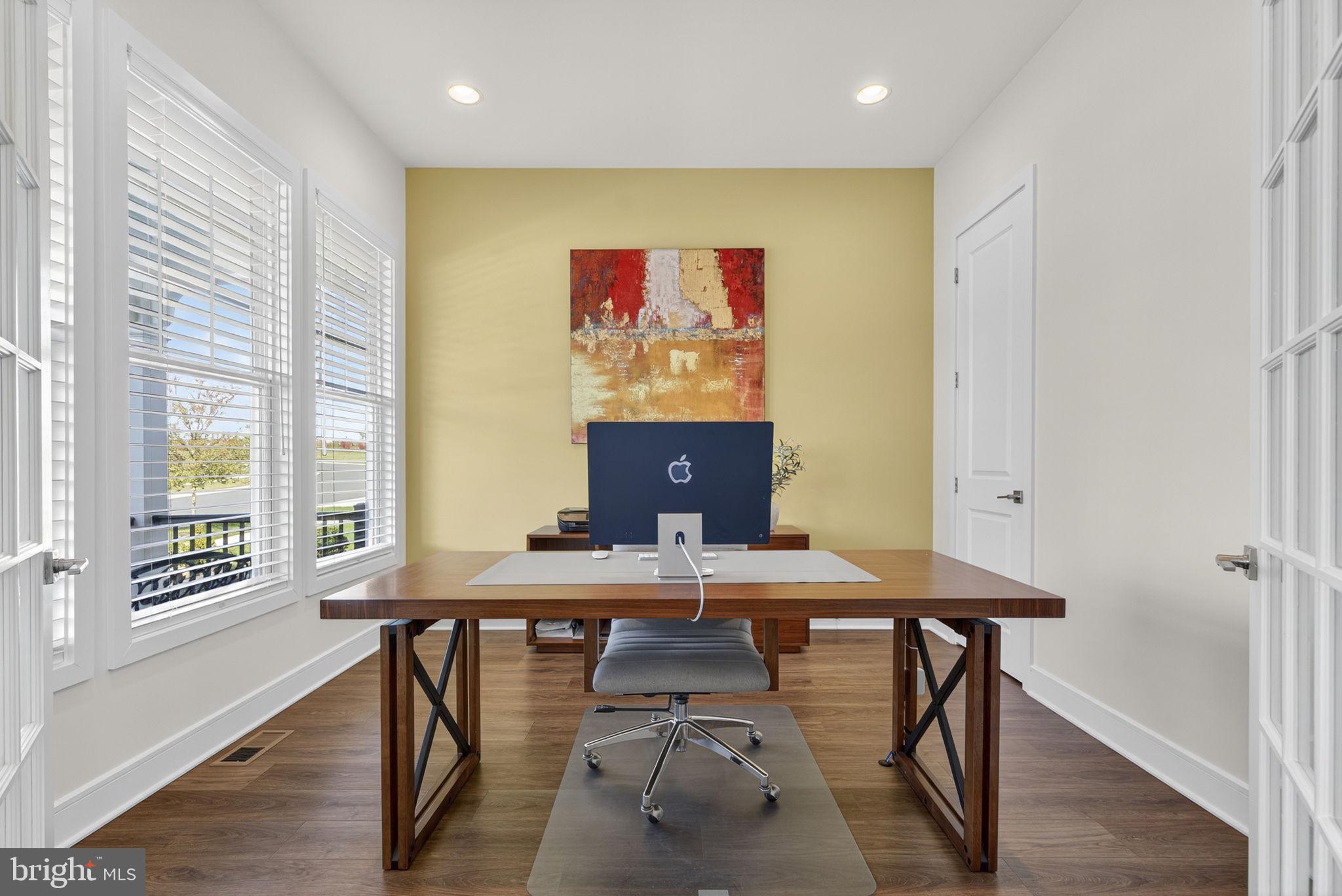 MEADOWBROOK - Residential