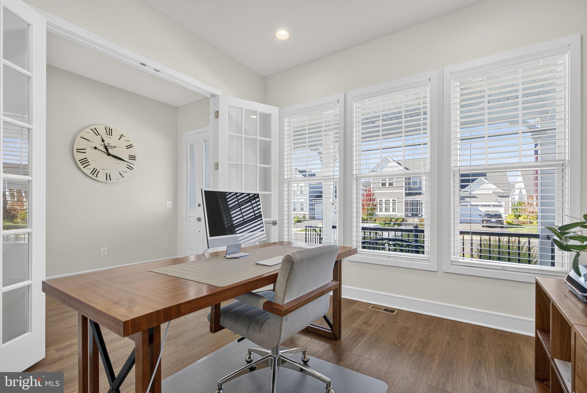 MEADOWBROOK - Residential