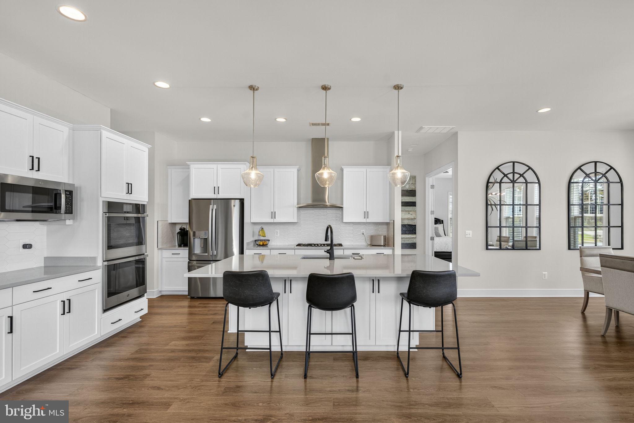 MEADOWBROOK - Residential