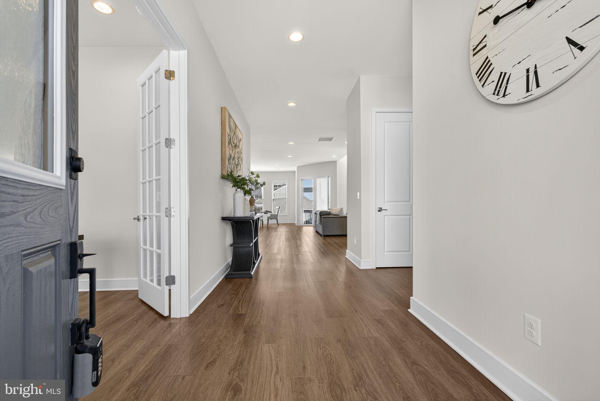 MEADOWBROOK - Residential