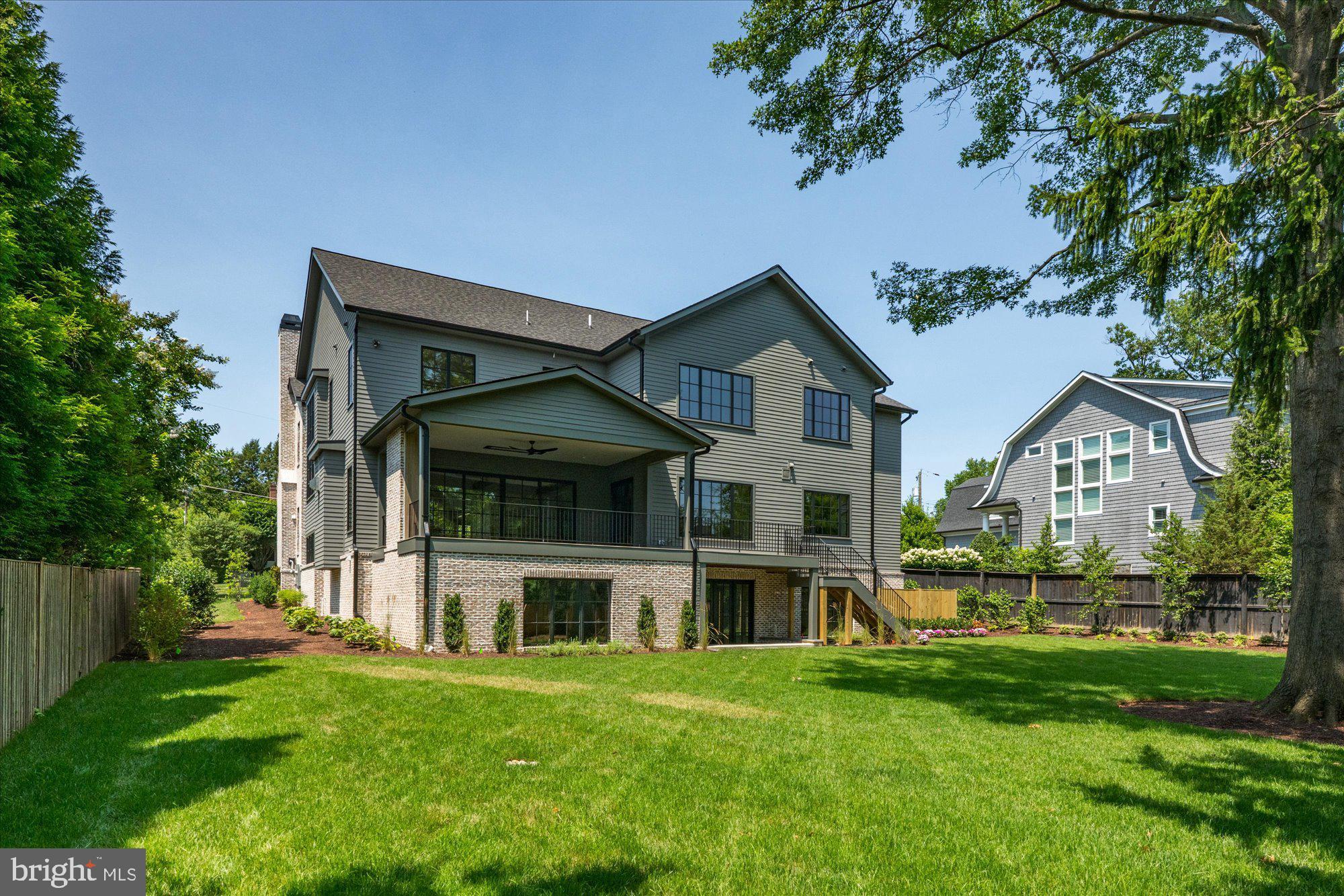 SALONA VILLAGE - Residential