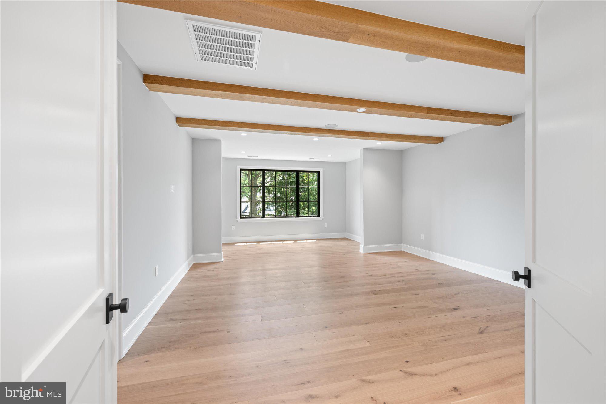 SALONA VILLAGE - Residential