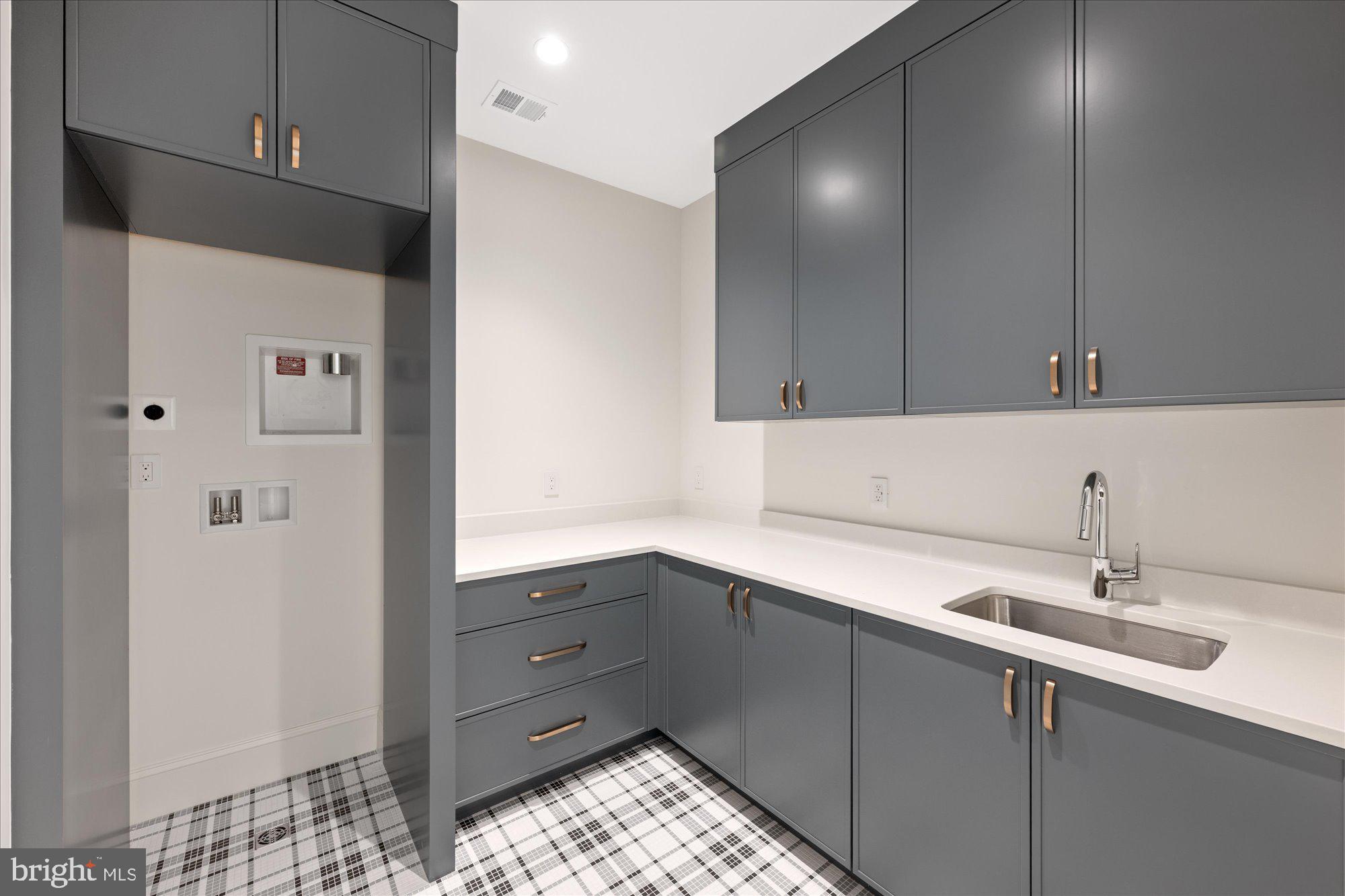 SALONA VILLAGE - Residential