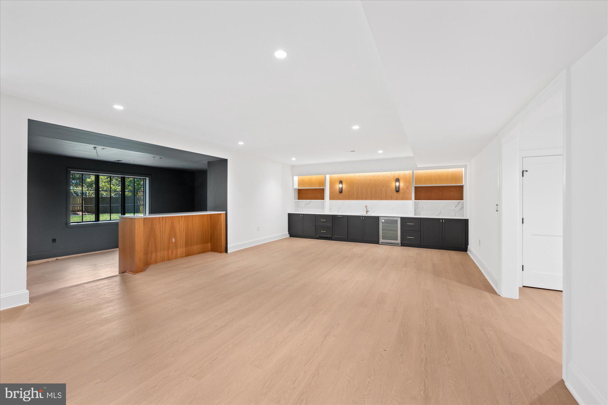 SALONA VILLAGE - Residential