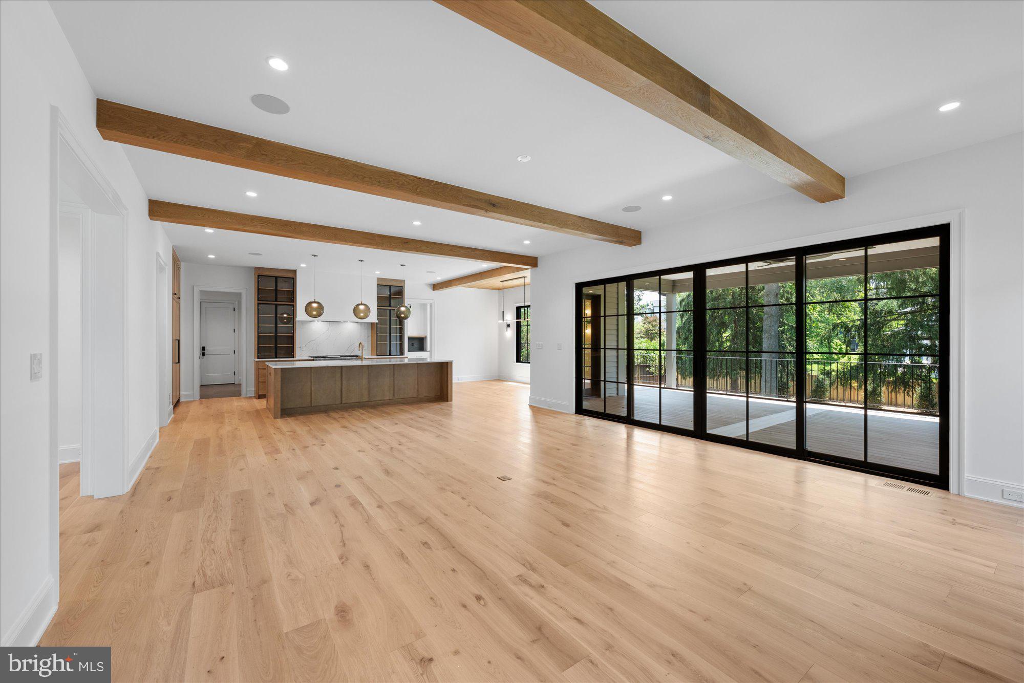 SALONA VILLAGE - Residential