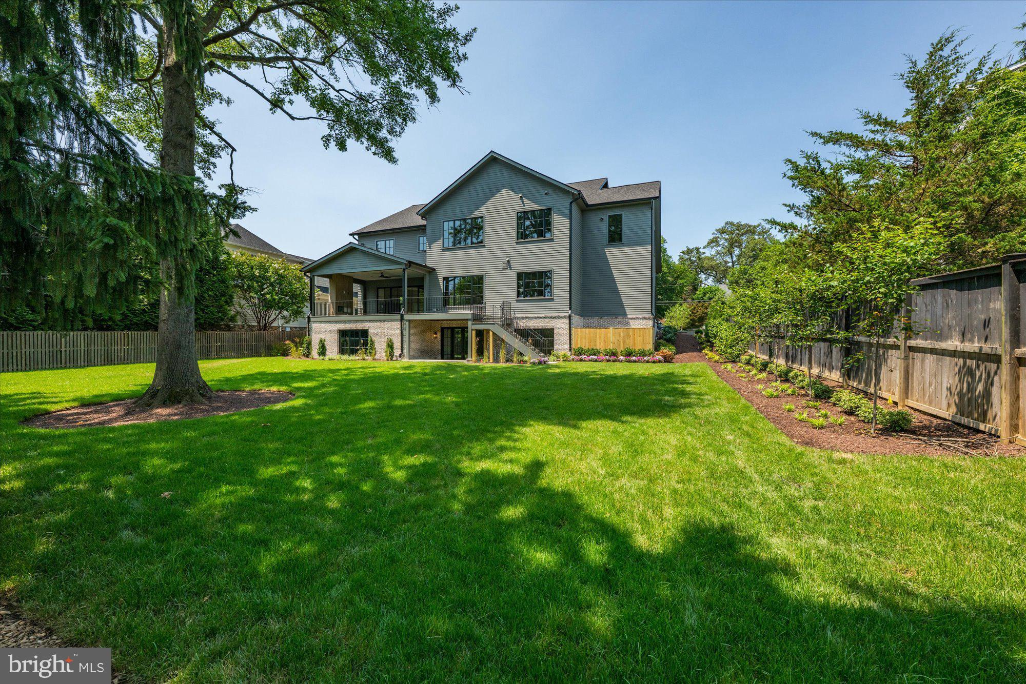 SALONA VILLAGE - Residential