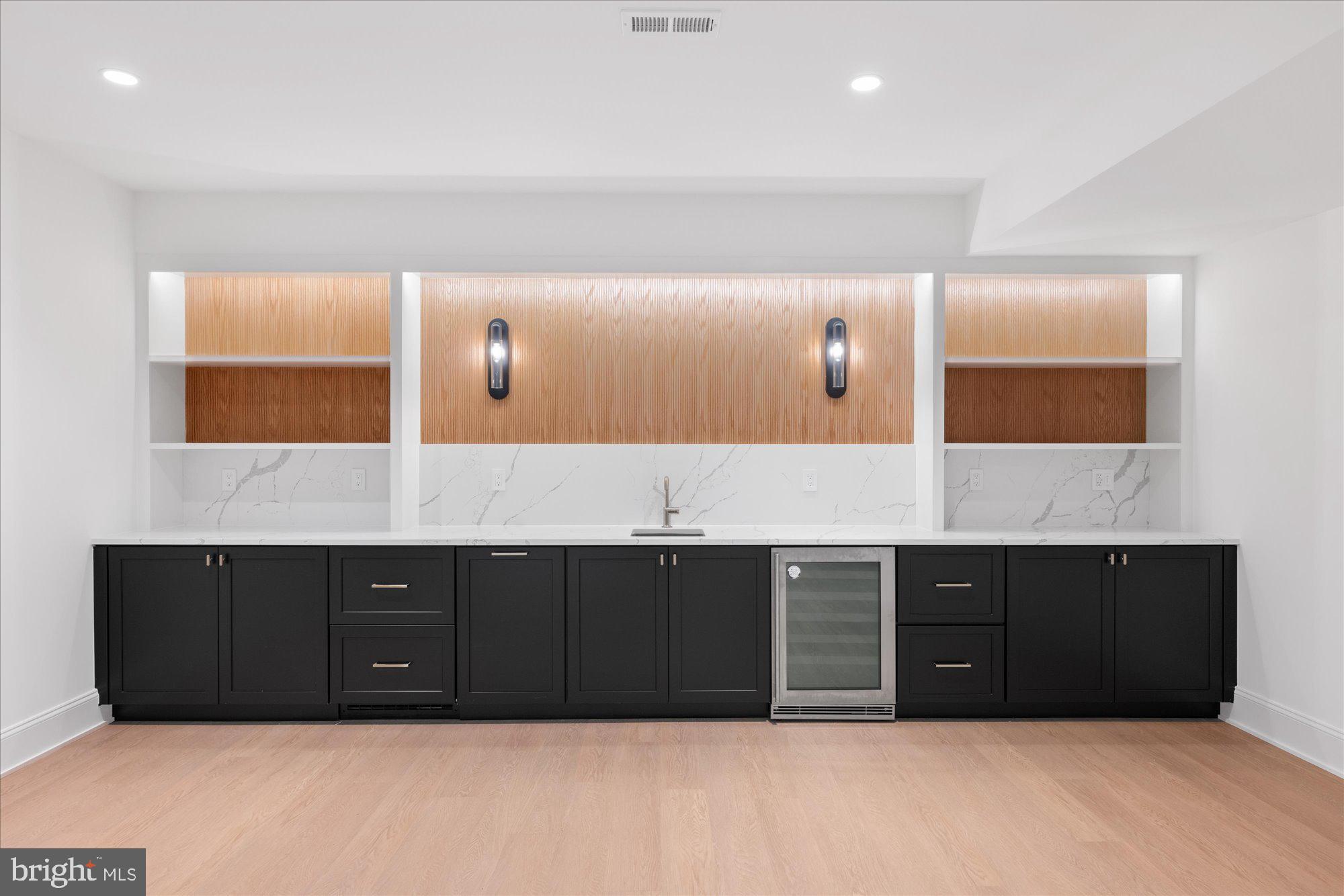 SALONA VILLAGE - Residential