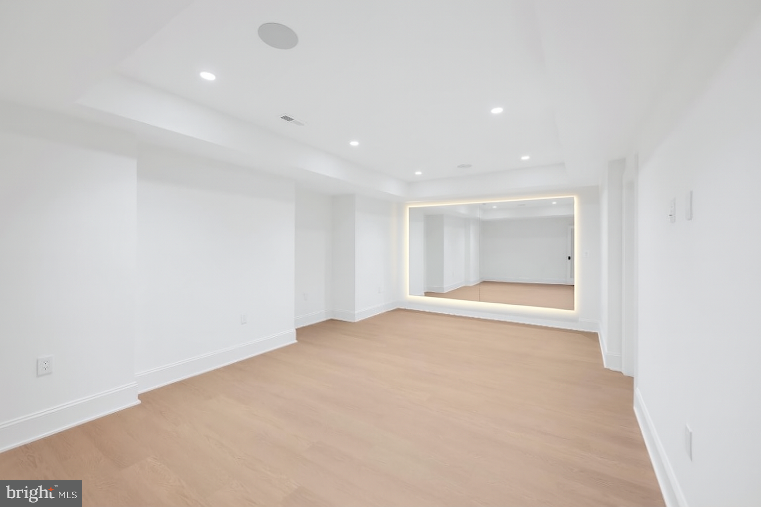 SALONA VILLAGE - Residential