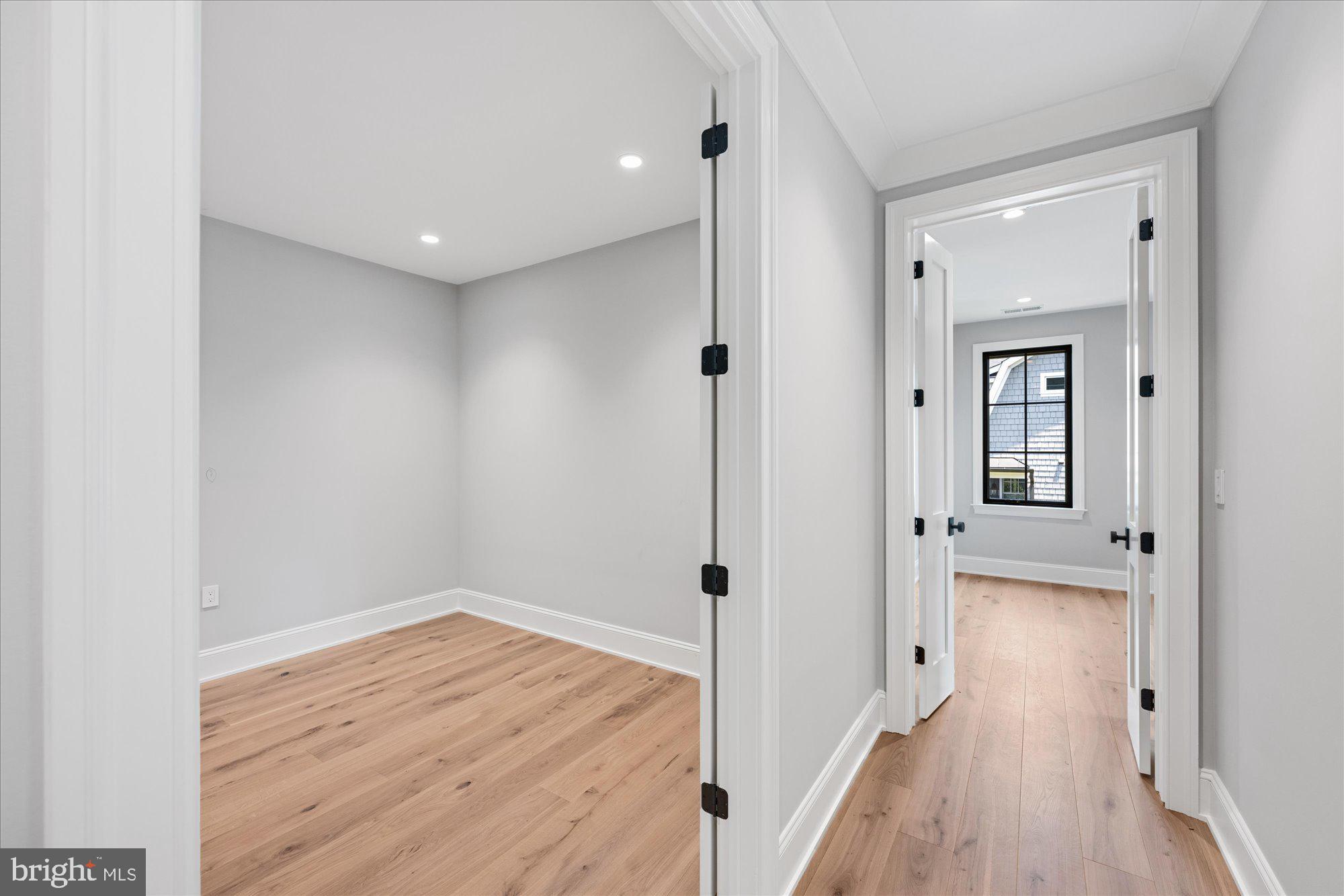 SALONA VILLAGE - Residential